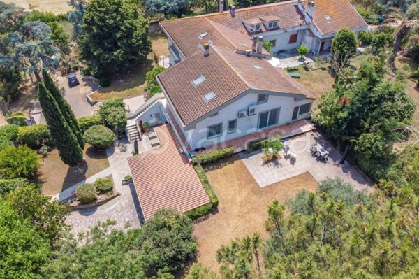 casa indipendente in vendita a Roma in zona Torricola