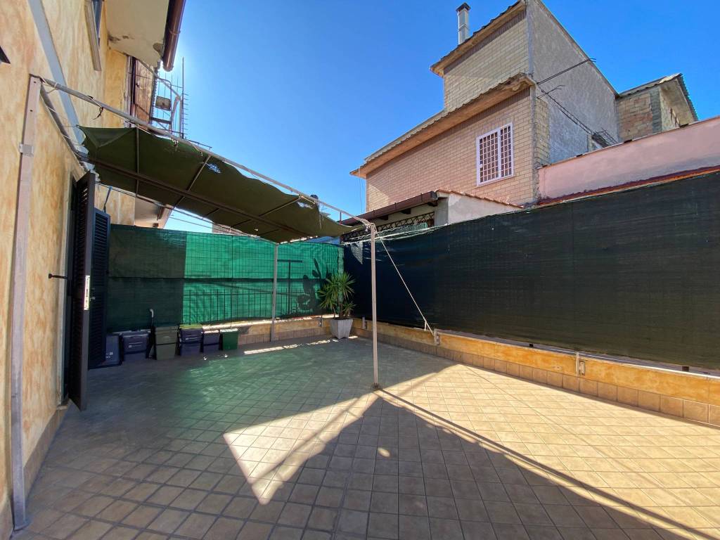 appartamento in vendita a Roma in zona Tor Bella Monaca