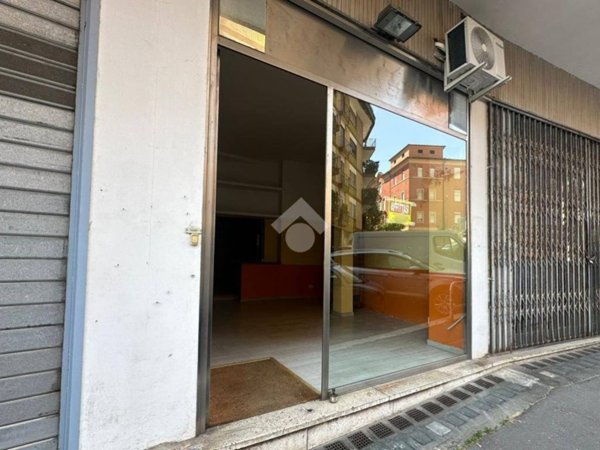 negozio in vendita a Roma in zona Tor di Quinto