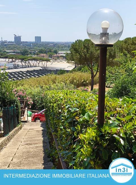 appartamento in vendita a Roma in zona Colle del Sole