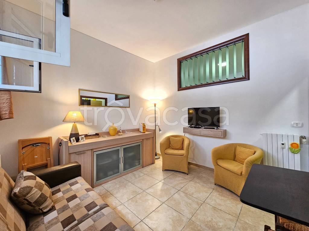 appartamento in vendita a Roma in zona Appio Latino
