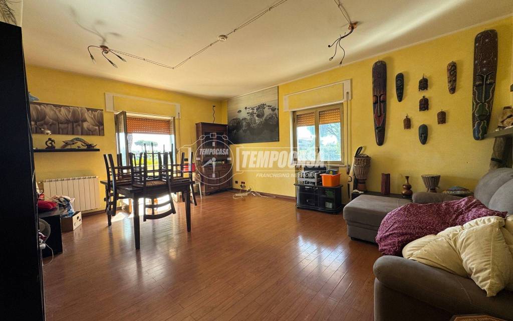 appartamento in vendita a Roma in zona Osteria Nuova