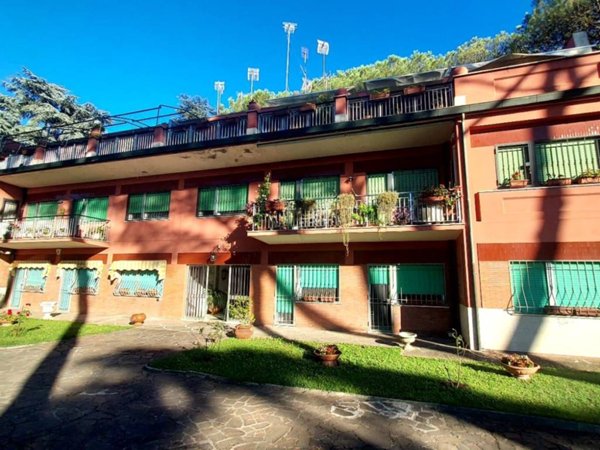 appartamento in vendita a Roma in zona Appio Pignatelli