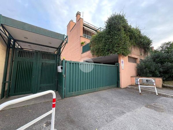 casa indipendente in vendita a Roma in zona Torrino
