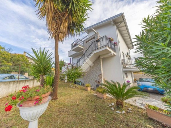 appartamento in vendita a Roma in zona Castelverde