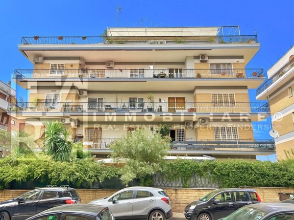 appartamento in vendita a Roma in zona Corviale