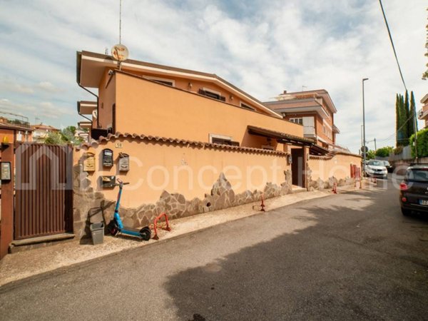 casa indipendente in vendita a Roma in zona Acilia