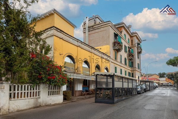 appartamento in vendita a Roma in zona Ostiense