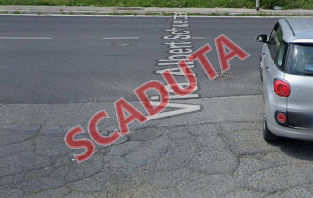 locale commerciale in vendita a Roma in zona Lunghezza