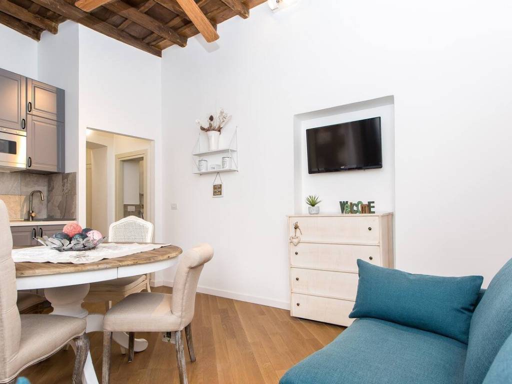 negozio in vendita a Roma in zona Parione/Sant'Eustachio