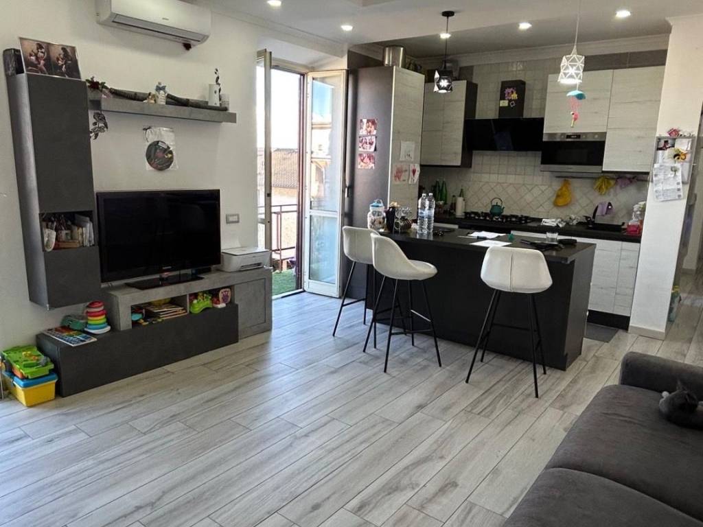 appartamento in vendita a Roma in zona Torre Angela