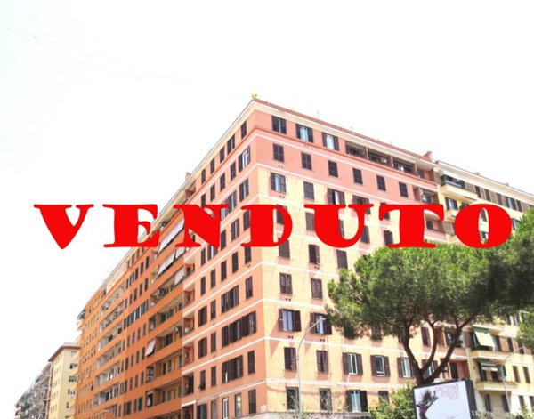 appartamento in vendita a Roma in zona Tuscolano