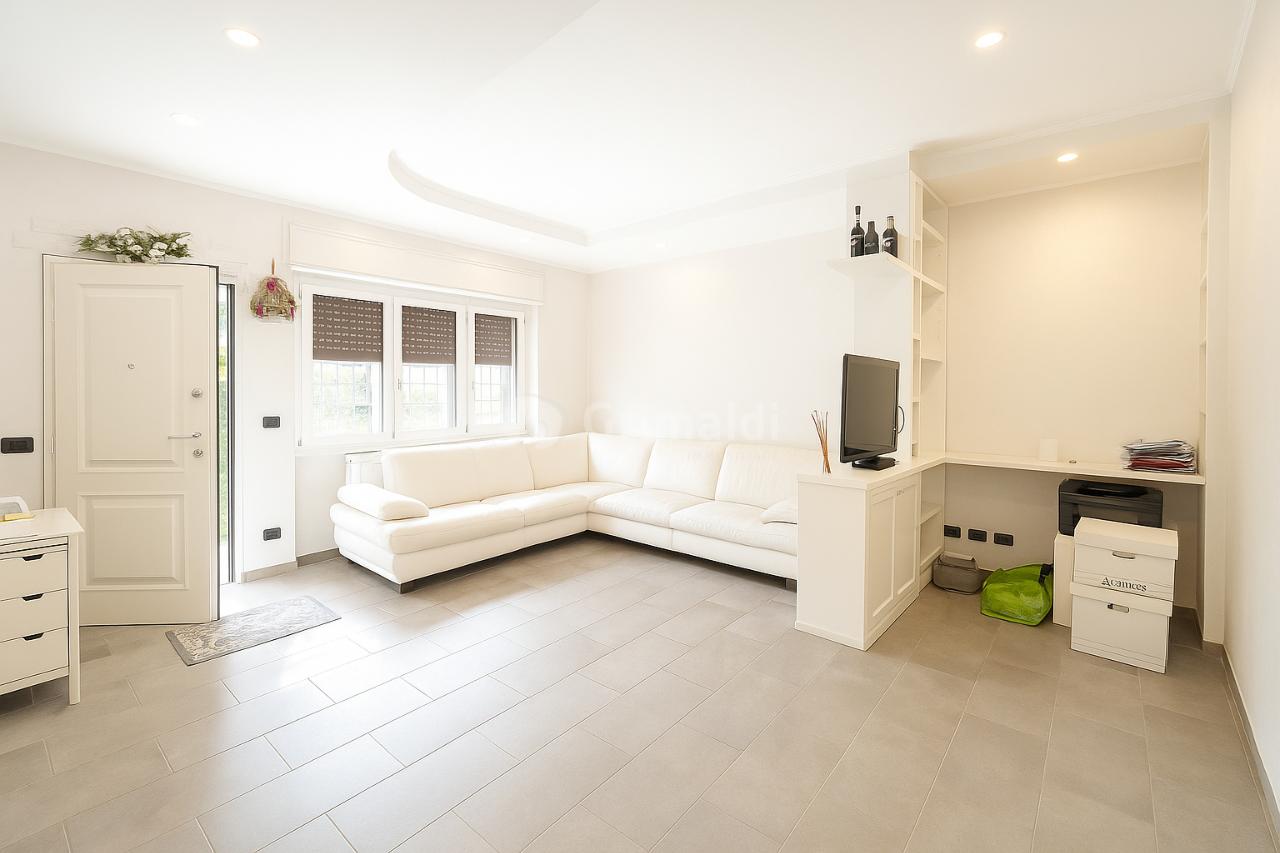 appartamento in vendita a Roma in zona Ponte Mammolo