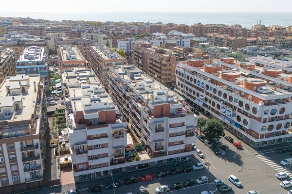 appartamento in vendita a Roma in zona Ostia