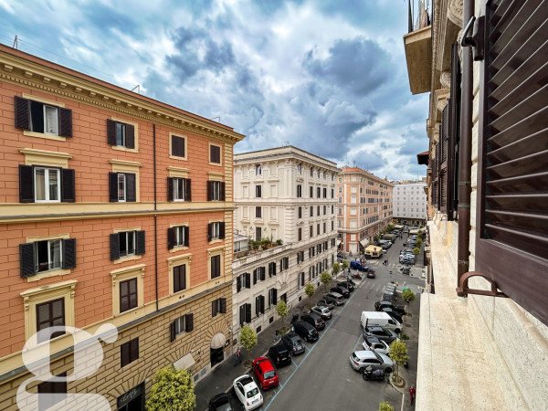 appartamento in vendita a Roma in zona Rione Prati