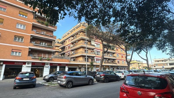 appartamento in vendita a Roma in zona Ostia