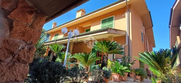 appartamento in vendita a Roma in zona Appio Pignatelli