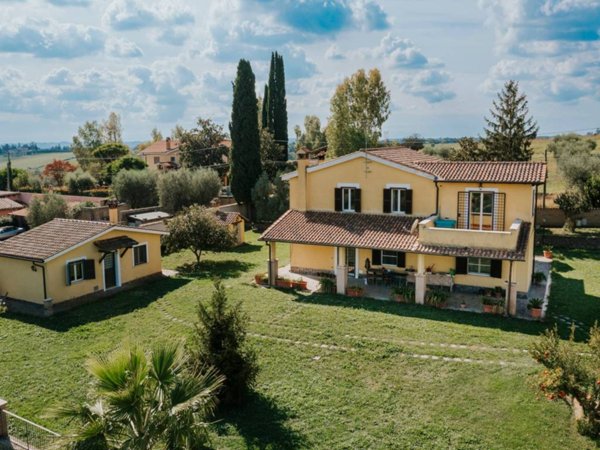 casa indipendente in vendita a Roma in zona Valle Muricana