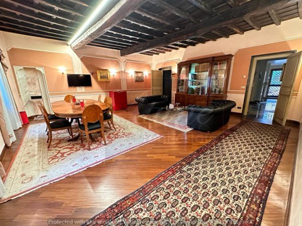 ufficio in vendita a Roma in zona Trevi-Colonna