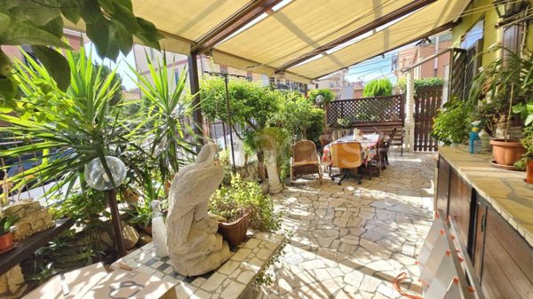 appartamento in vendita a Roma in zona Tor Bella Monaca