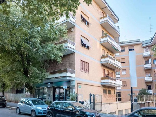 appartamento in vendita a Roma in zona Portuense