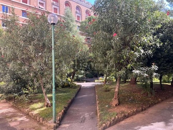 appartamento in vendita a Roma in zona Ostiense