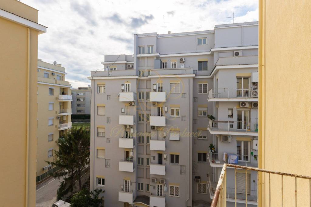 appartamento in vendita a Roma in zona Tuscolano