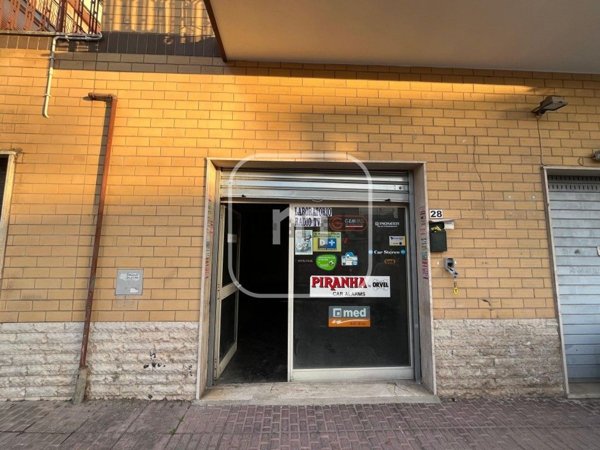 ufficio in vendita a Roma in zona Tor Bella Monaca