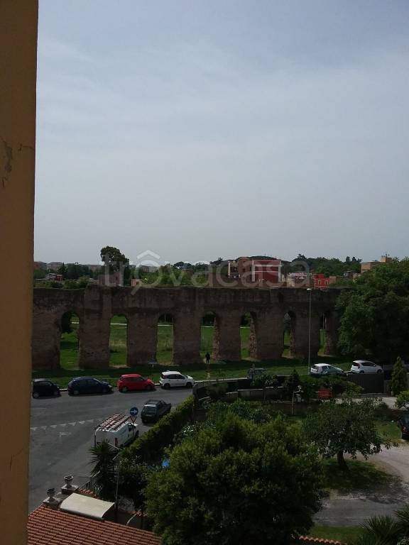 appartamento in vendita a Roma in zona Tuscolano