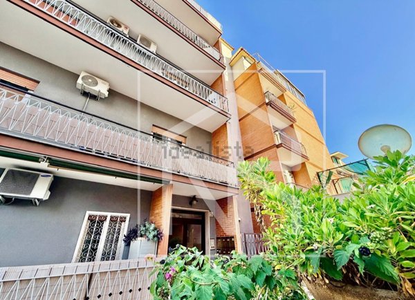 appartamento in vendita a Roma in zona Torre Maura