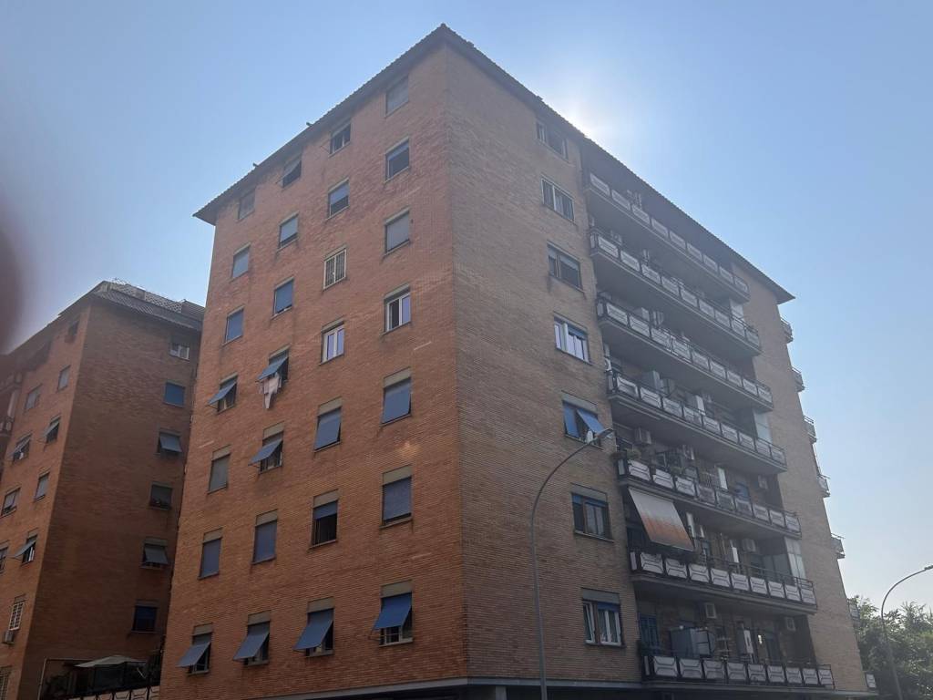 appartamento in vendita a Roma in zona Tuscolano