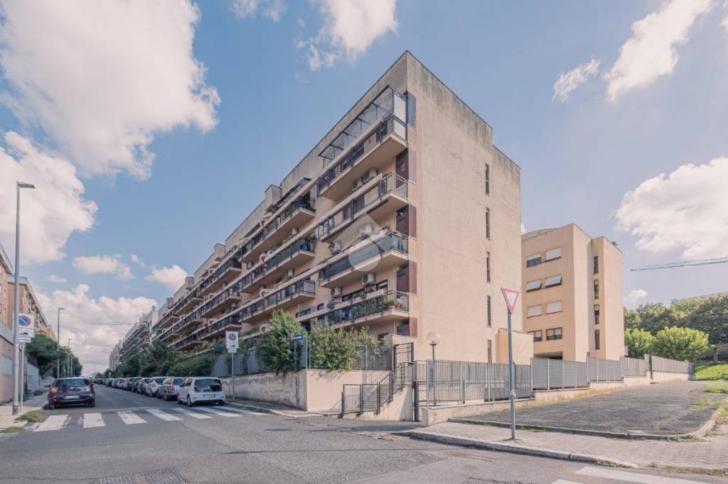 appartamento in vendita a Roma in zona Giuliano Dalmata