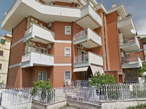 appartamento in vendita a Roma in zona Torre Angela