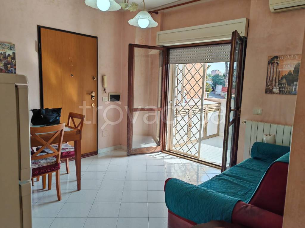 appartamento in vendita a Roma in zona Torre Angela