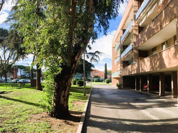 appartamento in vendita a Roma in zona Dragoncello