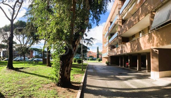 appartamento in vendita a Roma in zona Dragoncello
