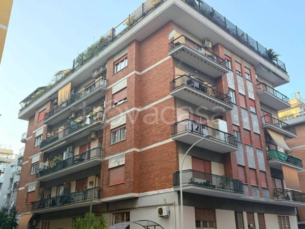 appartamento in vendita a Roma in zona Prenestino-Labicano