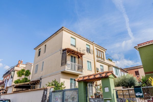 appartamento in vendita a Roma in zona Vitinia