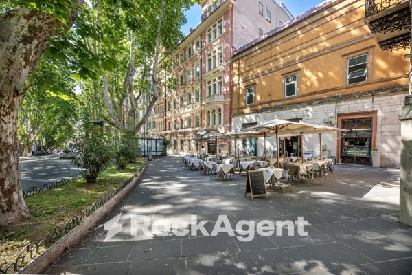 negozio in vendita a Roma in zona Campo Marzio