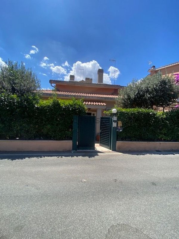 appartamento in vendita a Roma in zona Labaro