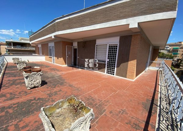 appartamento in vendita a Roma in zona Gianicolense