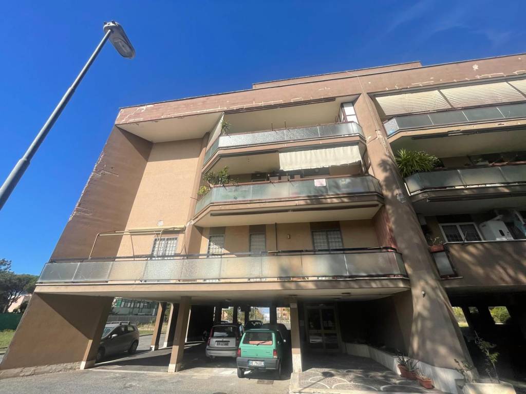appartamento in vendita a Roma in zona Dragoncello