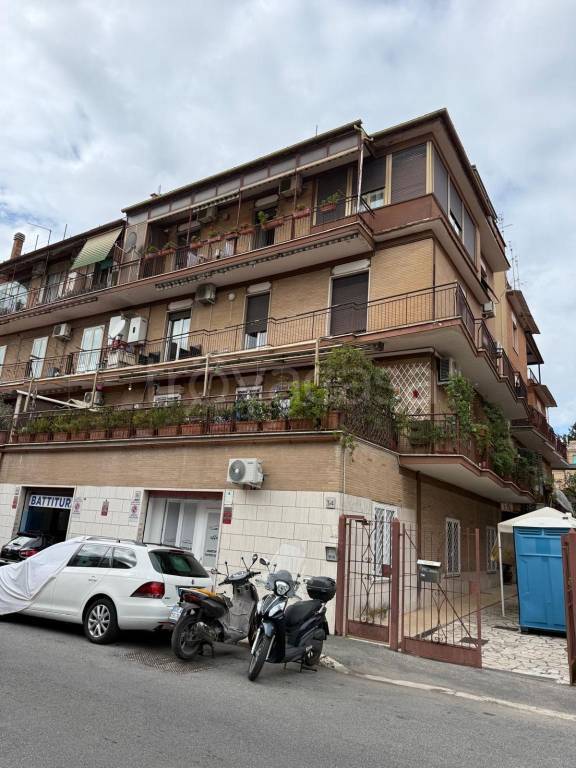 appartamento in vendita a Roma in zona San Basilio