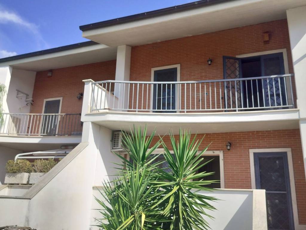 casa indipendente in vendita a Roma in zona Infernetto