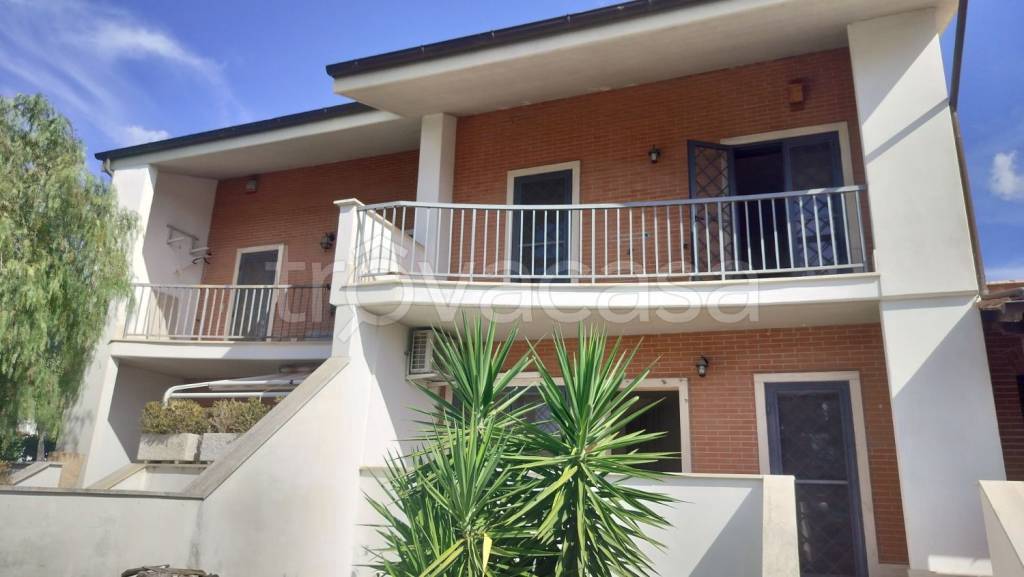 casa indipendente in vendita a Roma in zona Infernetto