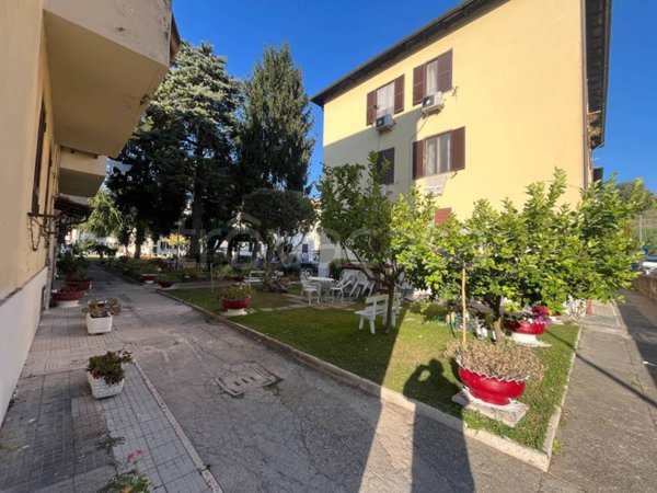 appartamento in vendita a Roma in zona Colle del Sole