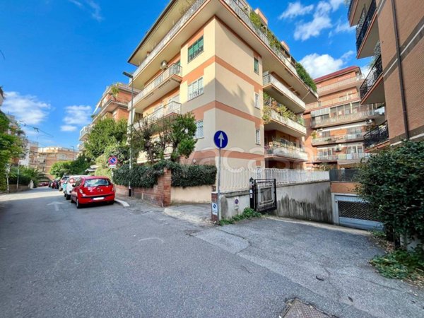 locale commerciale in vendita a Roma in zona Monte Sacro/Talenti