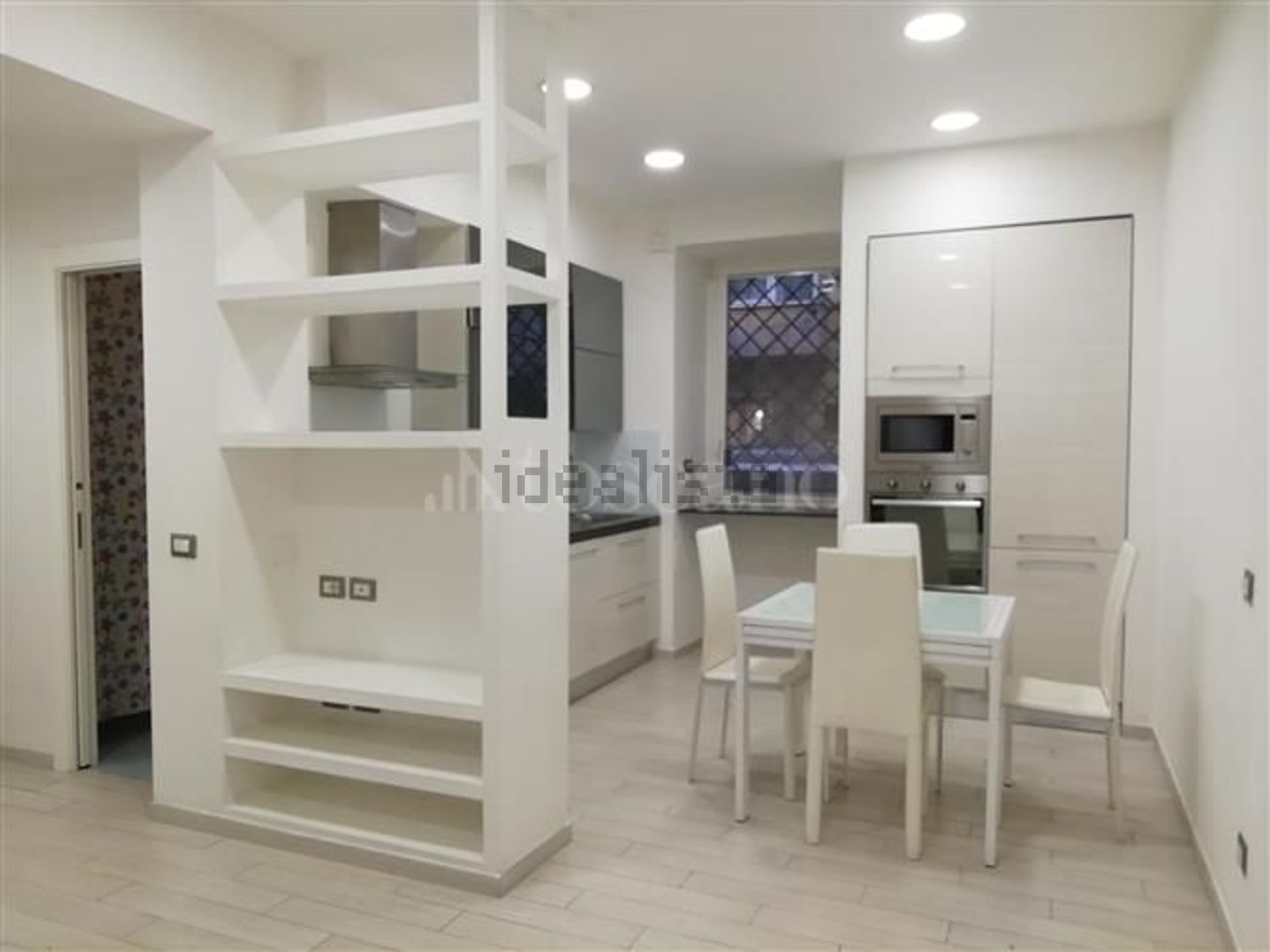 appartamento in vendita a Roma in zona Appio Latino