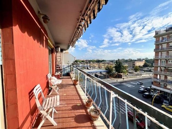 appartamento in vendita a Roma in zona Tuscolano