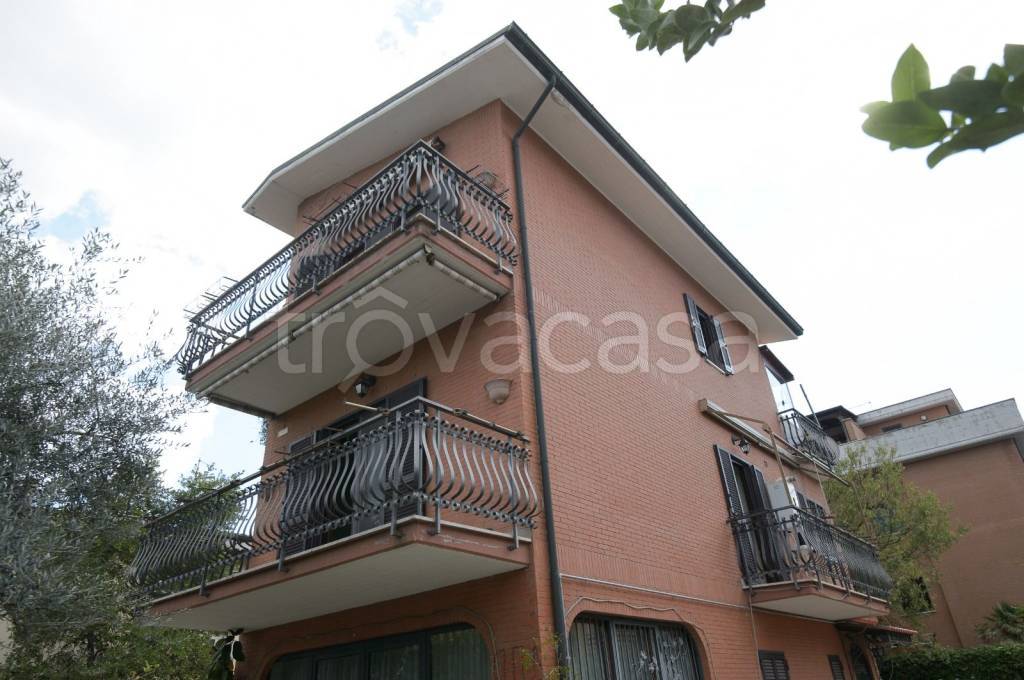 appartamento in vendita a Roma in zona Ponte Mammolo